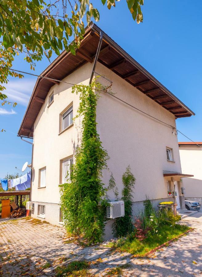 Newly Renovated Studio With Air Conditioner & Free Parking Liubliana Exterior foto