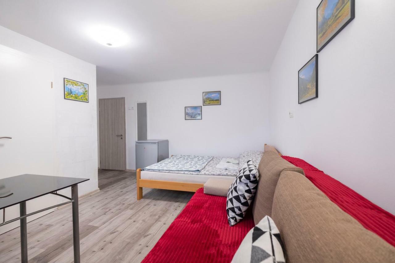 Newly Renovated Studio With Air Conditioner & Free Parking Liubliana Exterior foto